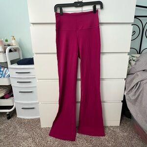 Lululemon pink/purple groove leggings